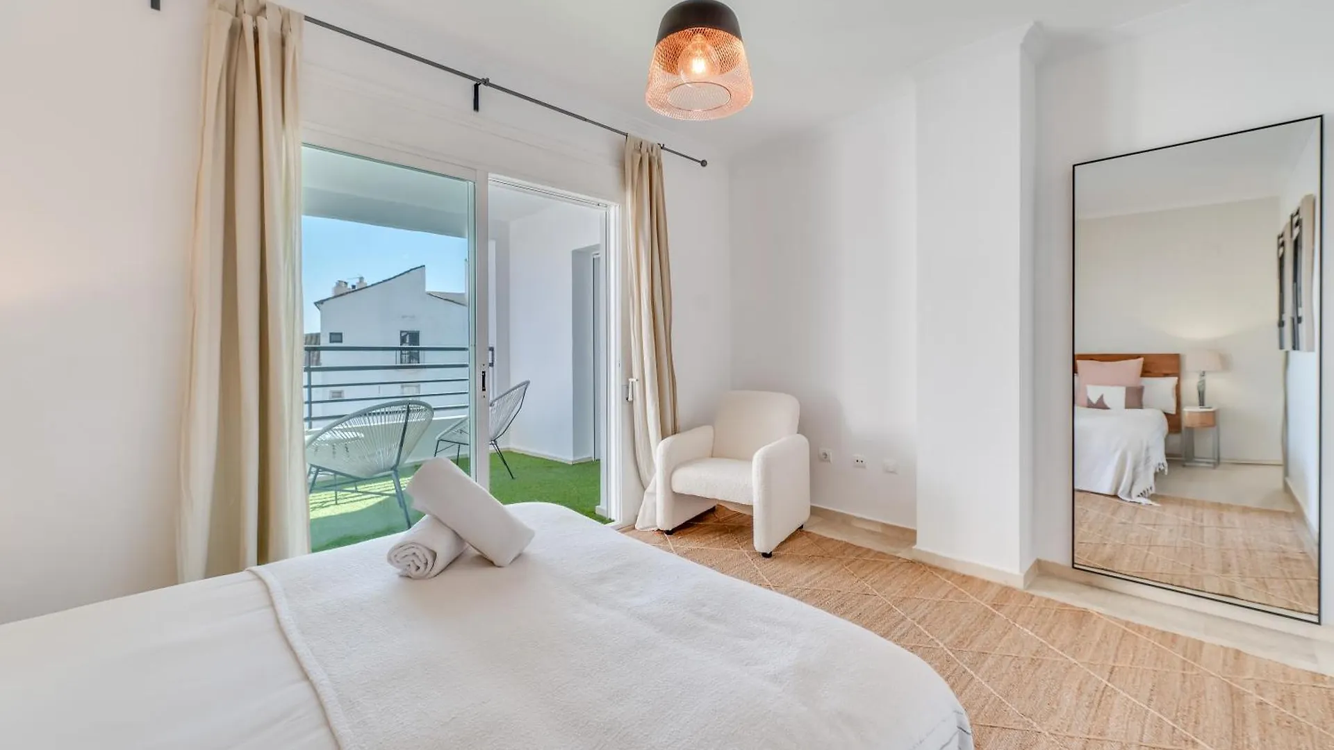Apartment Vacation Marbella I Terrazas De Banus, Romantic, Jacuzzi, Pet-Friendly, Cosy Duplex Penthouse, 2Min Walk To Marina Spain
