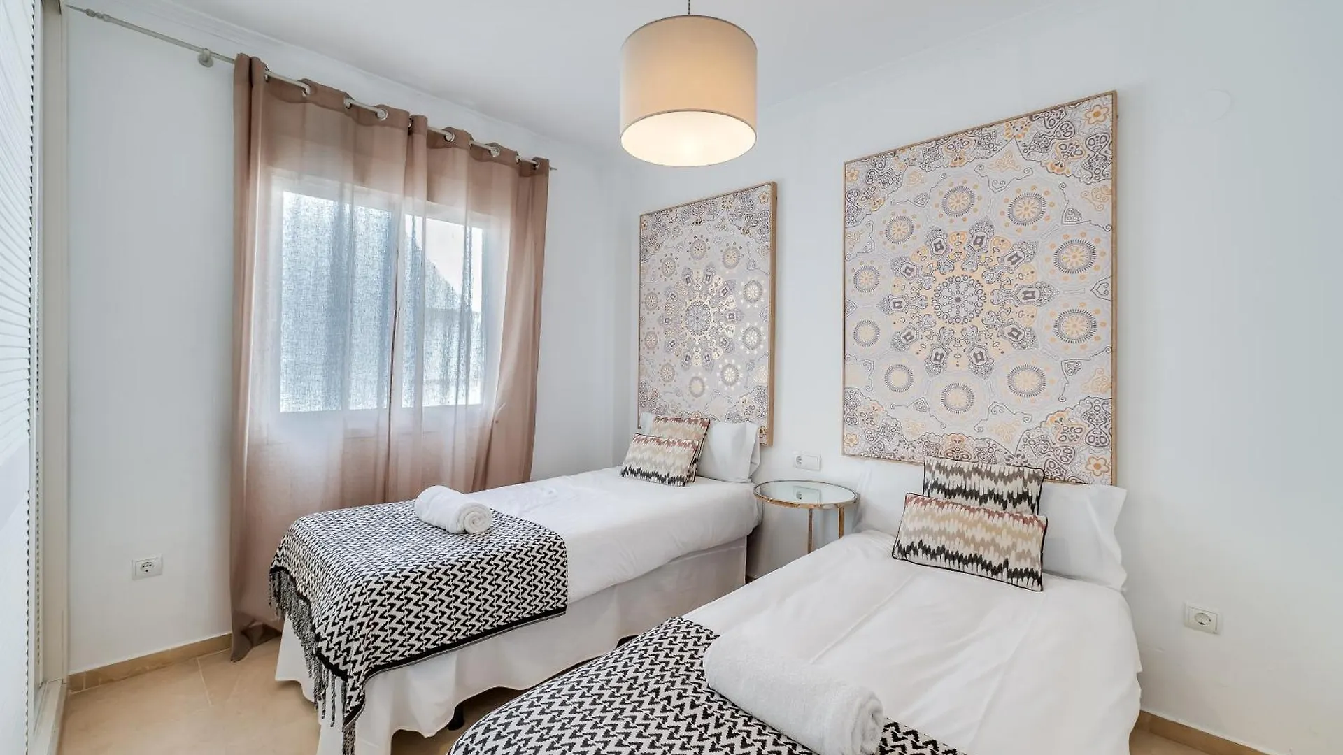 Vacation Marbella I Terrazas De Banus, Romantic, Jacuzzi, Pet-Friendly, Cosy Duplex Penthouse, 2Min Walk To Marina Apartment