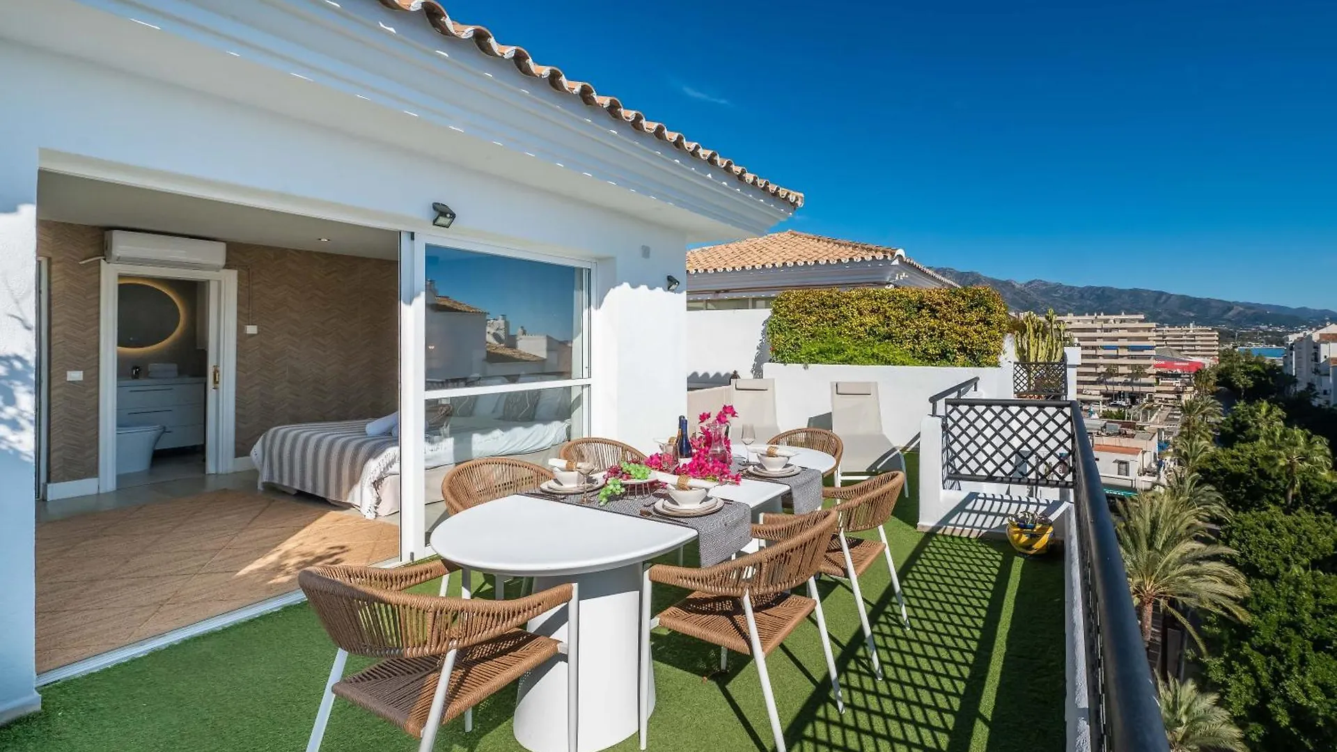 Vacation Marbella I Terrazas De Banus, Romantic, Jacuzzi, Pet-Friendly, Cosy Duplex Penthouse, 2Min Walk To Marina Spain