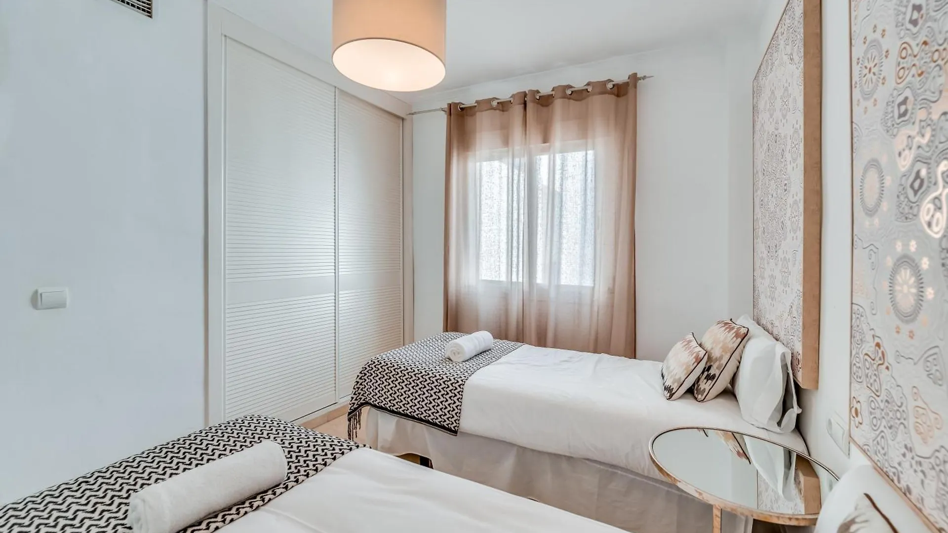 Apartment Vacation Marbella I Terrazas De Banus, Romantic, Jacuzzi, Pet-Friendly, Cosy Duplex Penthouse, 2Min Walk To Marina