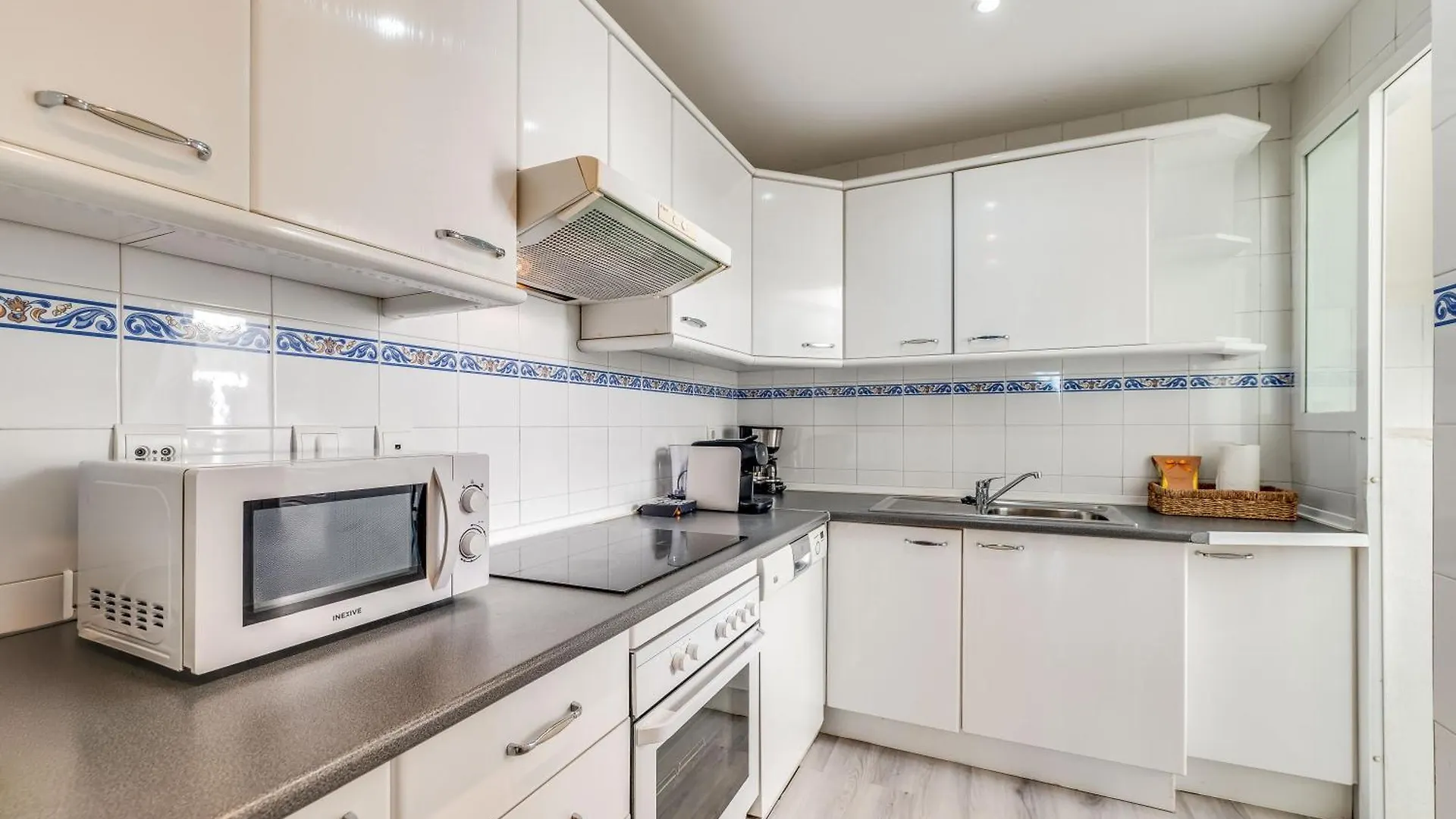 Vacation Marbella I Terrazas De Banus, Romantic, Jacuzzi, Pet-Friendly, Cosy Duplex Penthouse, 2Min Walk To Marina Apartment