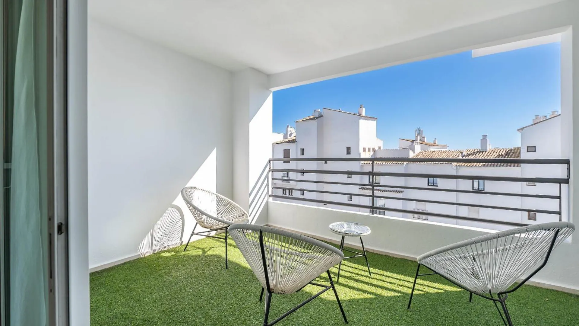 Apartment Vacation Marbella I Terrazas De Banus, Romantic, Jacuzzi, Pet-Friendly, Cosy Duplex Penthouse, 2Min Walk To Marina