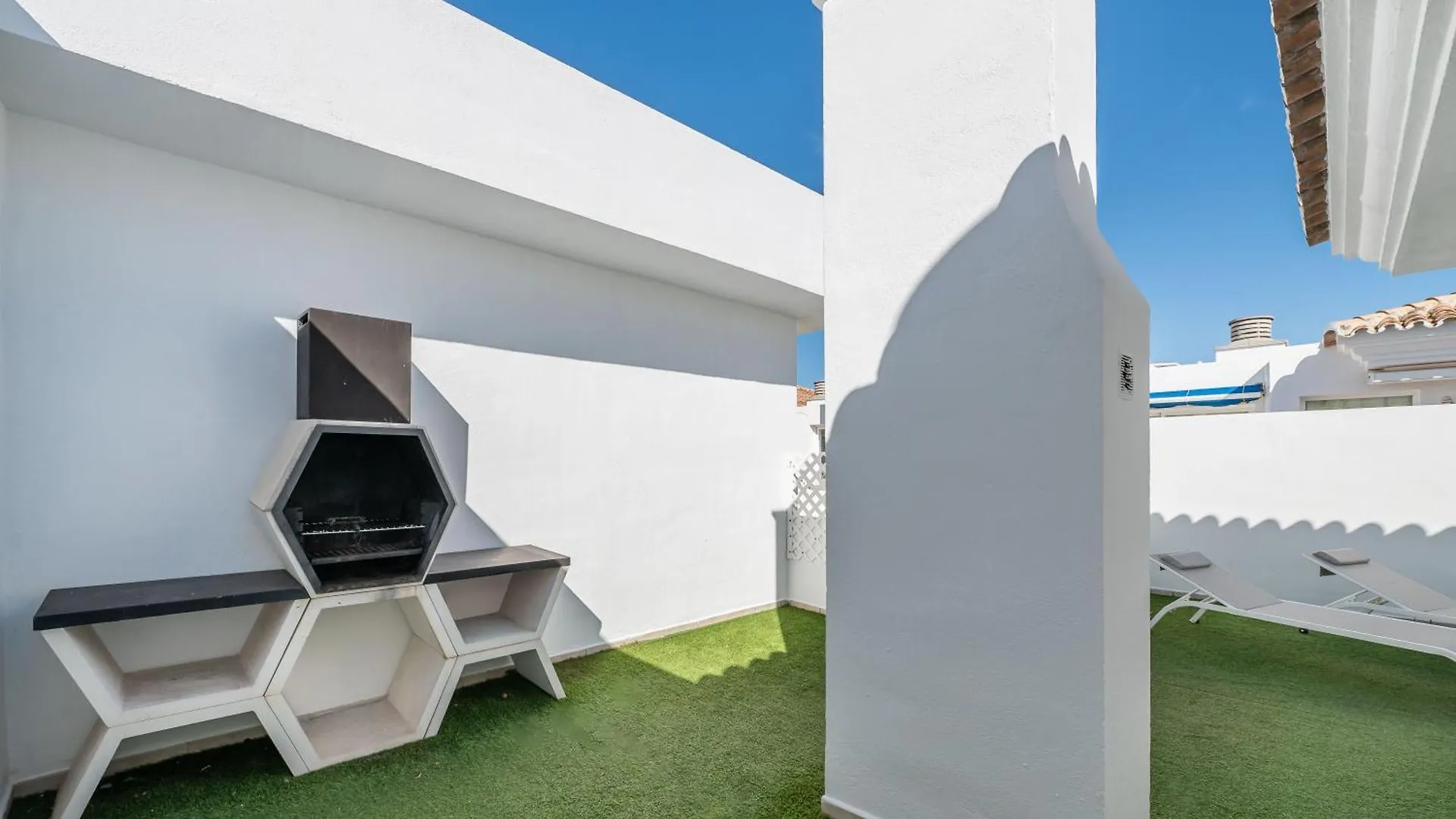 Apartamento Vacation Marbella I Terrazas De Banus, Romantic, Jacuzzi, Pet-Friendly, Cosy Duplex Penthouse, 2Min Walk To Marina