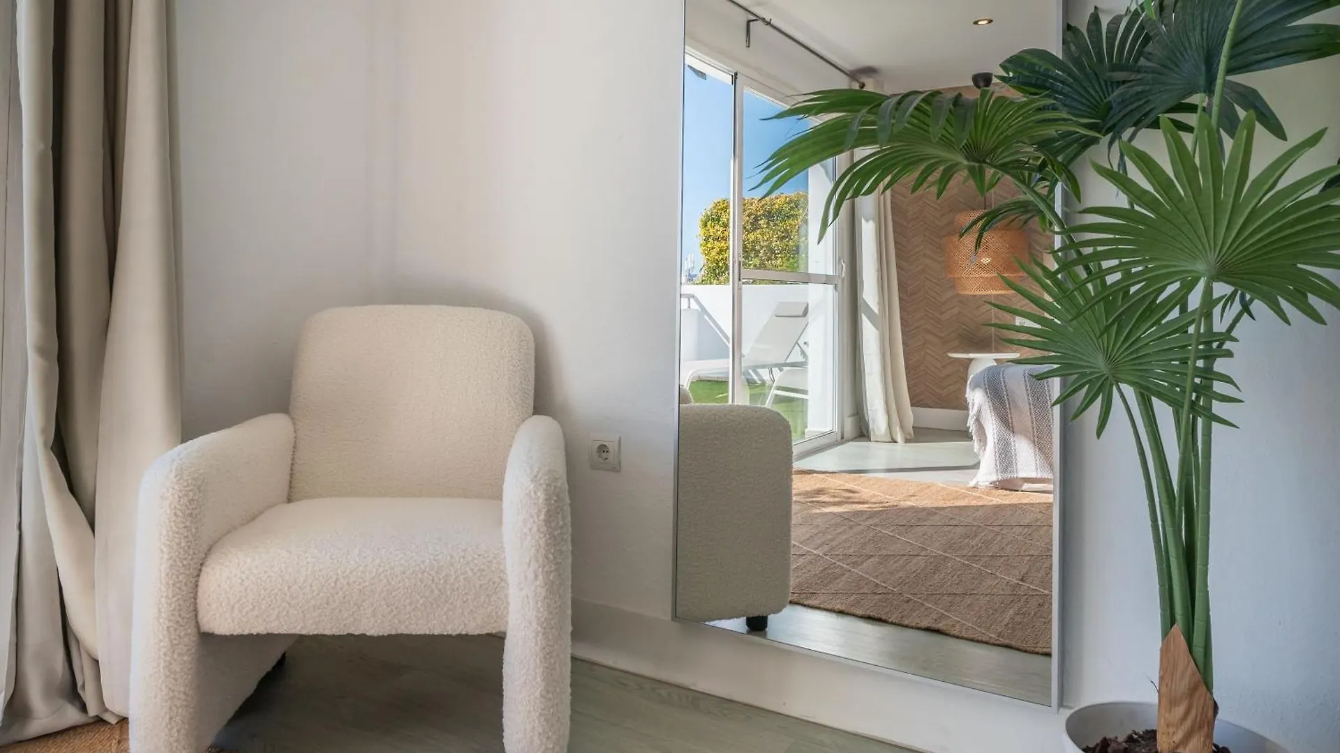 Vacation Marbella I Terrazas De Banus, Romantic, Jacuzzi, Pet-Friendly, Cosy Duplex Penthouse, 2Min Walk To Marina