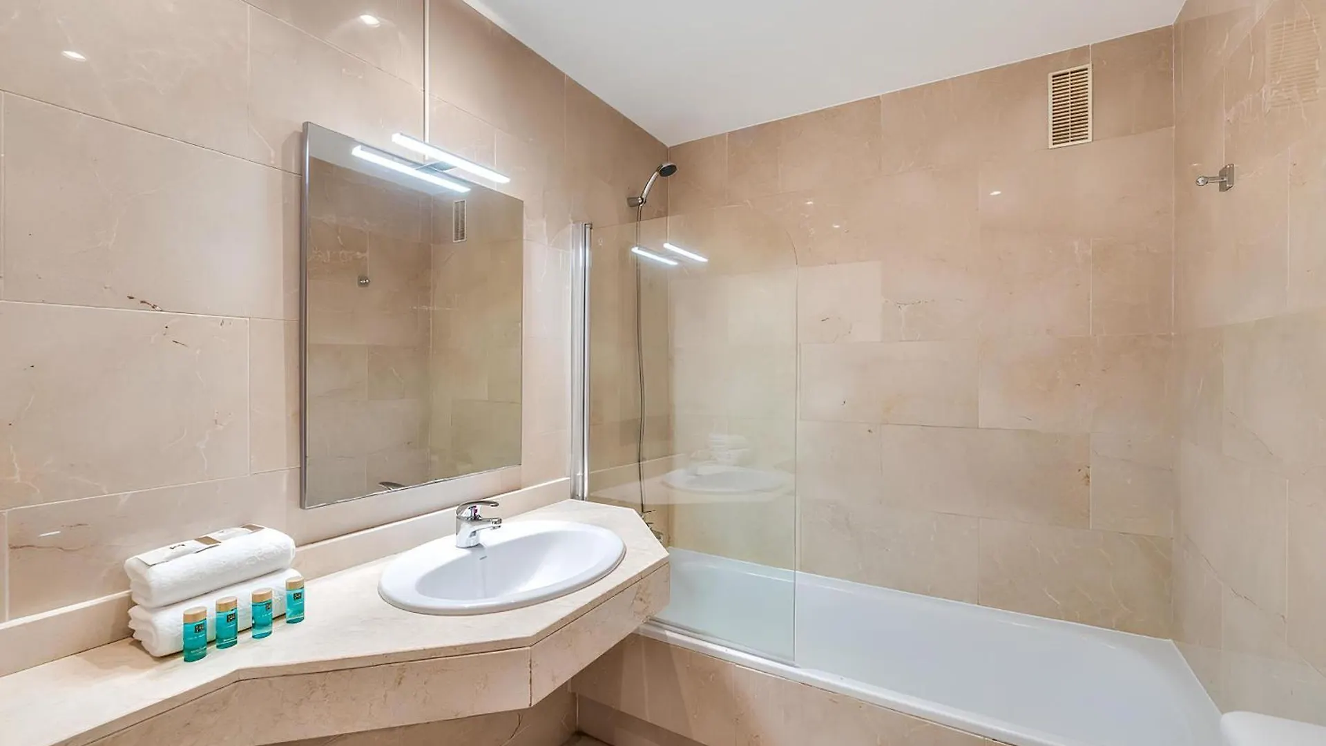 Vacation Marbella I Terrazas De Banus, Romantic, Jacuzzi, Pet-Friendly, Cosy Duplex Penthouse, 2Min Walk To Marina Espanha